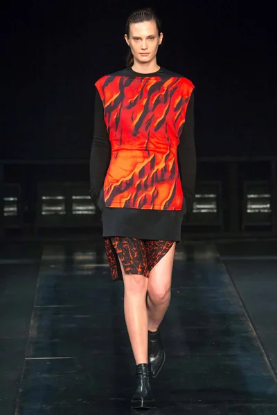 Look 28